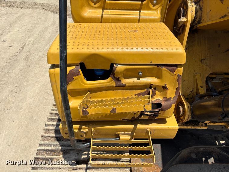 image for item EU0590 2018 Caterpillar 326F L excavator
