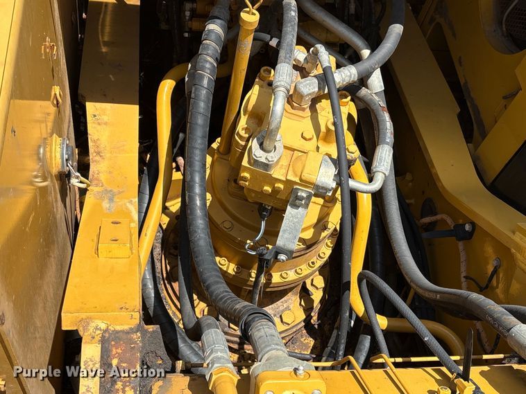 image for item EU0590 2018 Caterpillar 326F L excavator