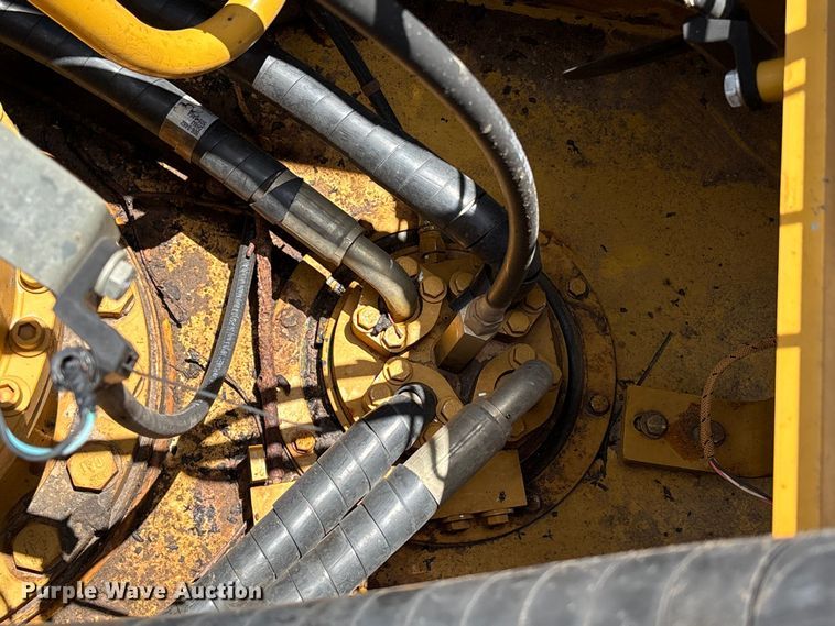 image for item EU0590 2018 Caterpillar 326F L excavator