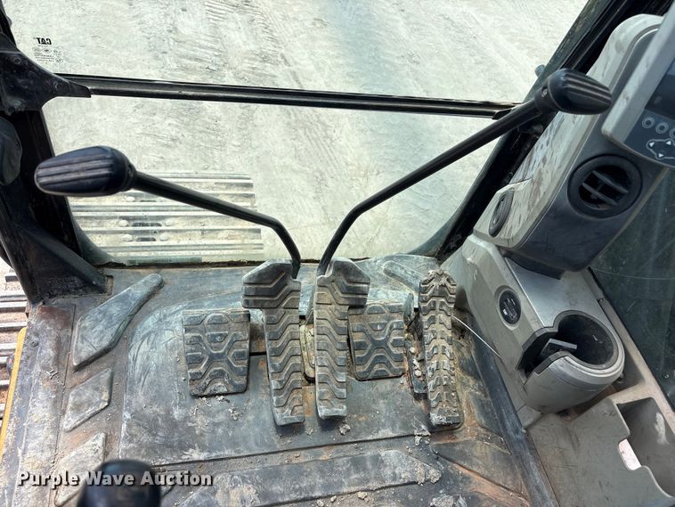 image for item EU0590 2018 Caterpillar 326F L excavator