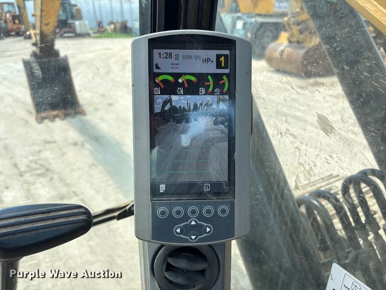 image for item EU0590 2018 Caterpillar 326F L excavator
