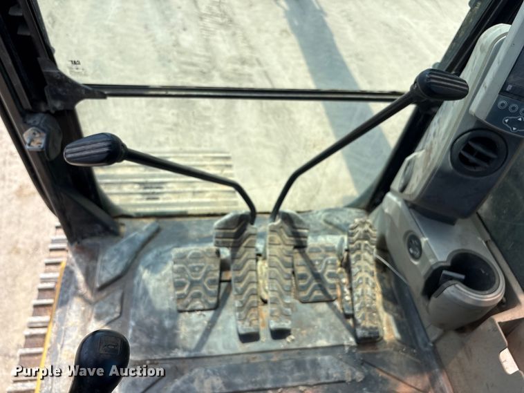 image for item EU0590 2018 Caterpillar 326F L excavator