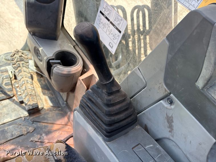 image for item EU0590 2018 Caterpillar 326F L excavator