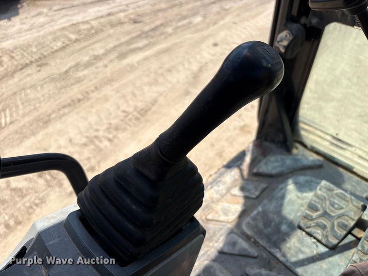 image for item EU0590 2018 Caterpillar 326F L excavator