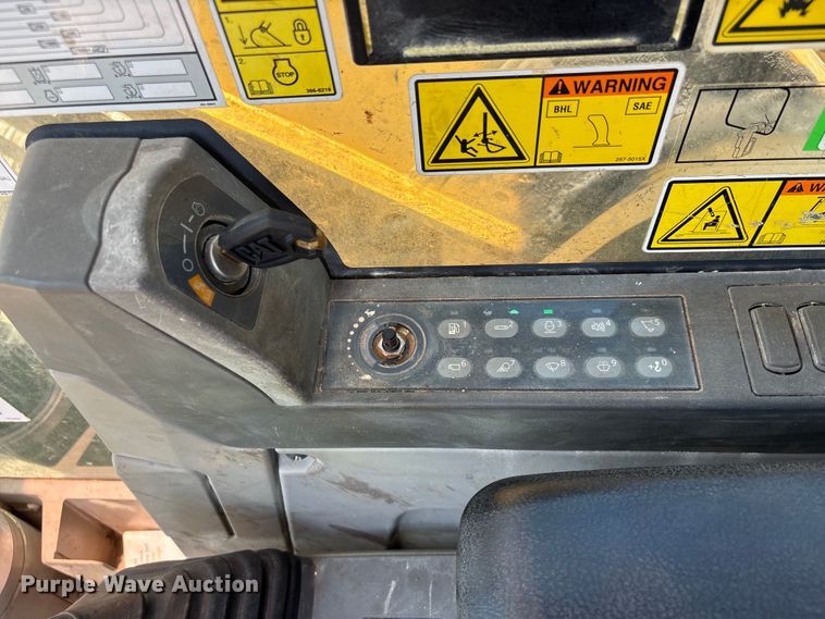 image for item EU0590 2018 Caterpillar 326F L excavator