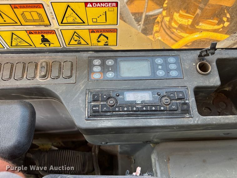 image for item EU0590 2018 Caterpillar 326F L excavator