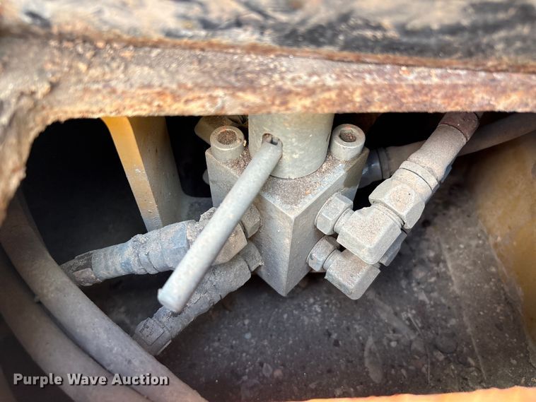 image for item EU0590 2018 Caterpillar 326F L excavator