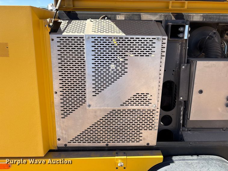 image for item EU4928 2022 Kaeser M118 air compressor