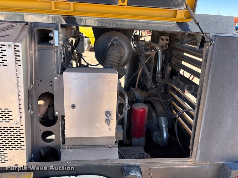 image for item EU4928 2022 Kaeser M118 air compressor