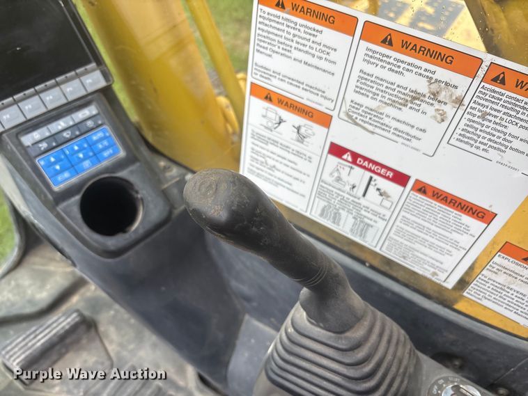 image for item EU5525 2018 Komatsu PC210LC-11 excavator
