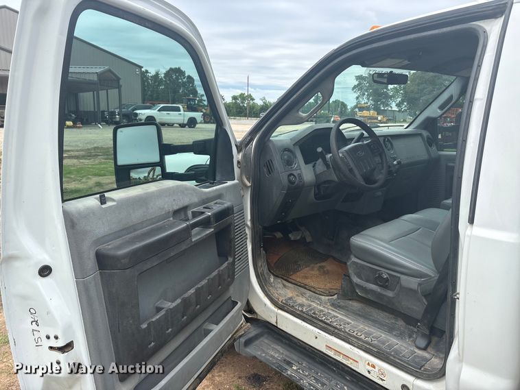 image for item EU5526 2015 Ford F550 Super Duty XL utility / service truck