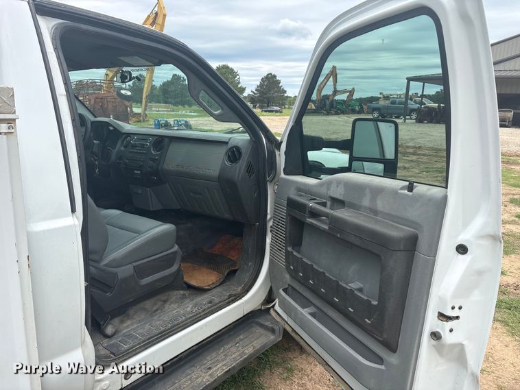 image for item EU5526 2015 Ford F550 Super Duty XL utility / service truck