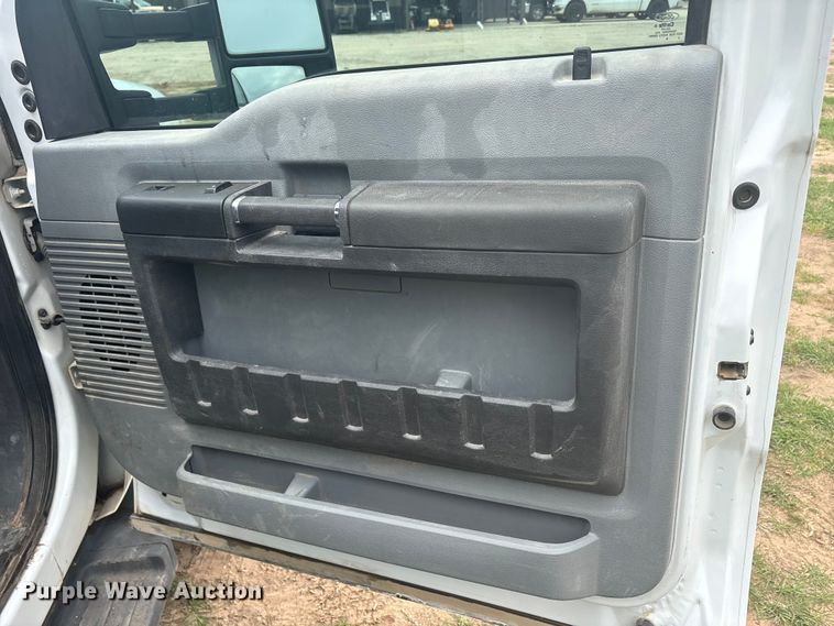 image for item EU5526 2015 Ford F550 Super Duty XL utility / service truck
