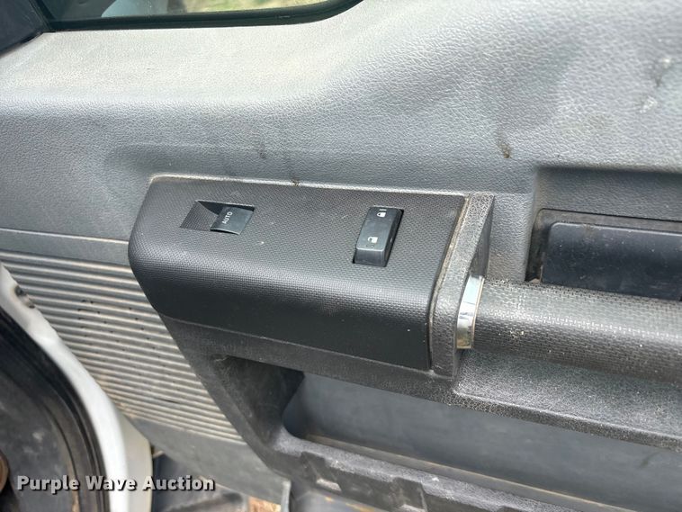 image for item EU5526 2015 Ford F550 Super Duty XL utility / service truck