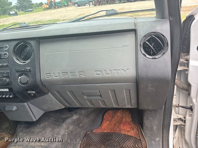 image for item EU5526 2015 Ford F550 Super Duty XL utility / service truck