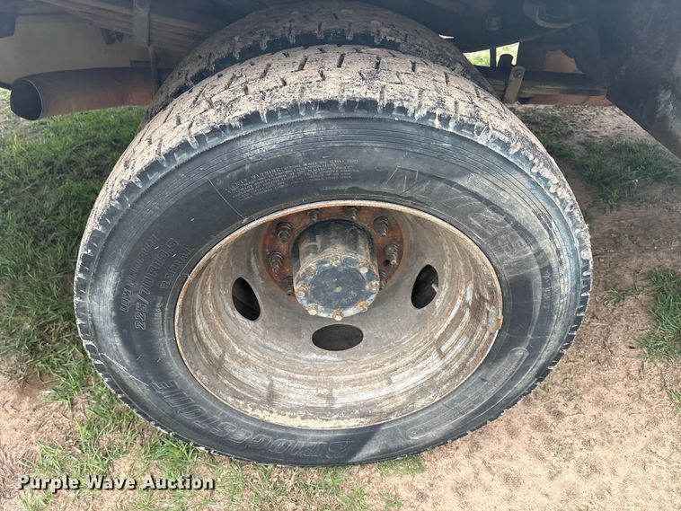 image for item EU5526 2015 Ford F550 Super Duty XL utility / service truck