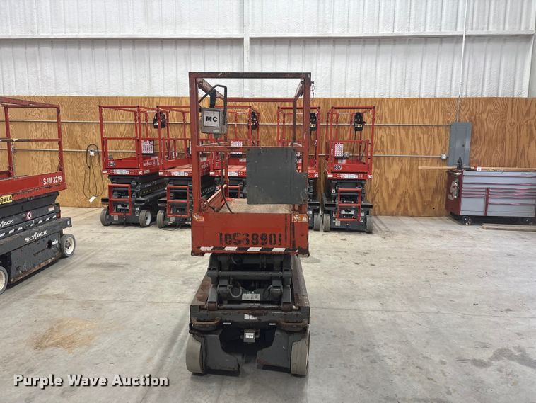 image for item EU5528 2017 Skyjack SJIH3219 scissor lift