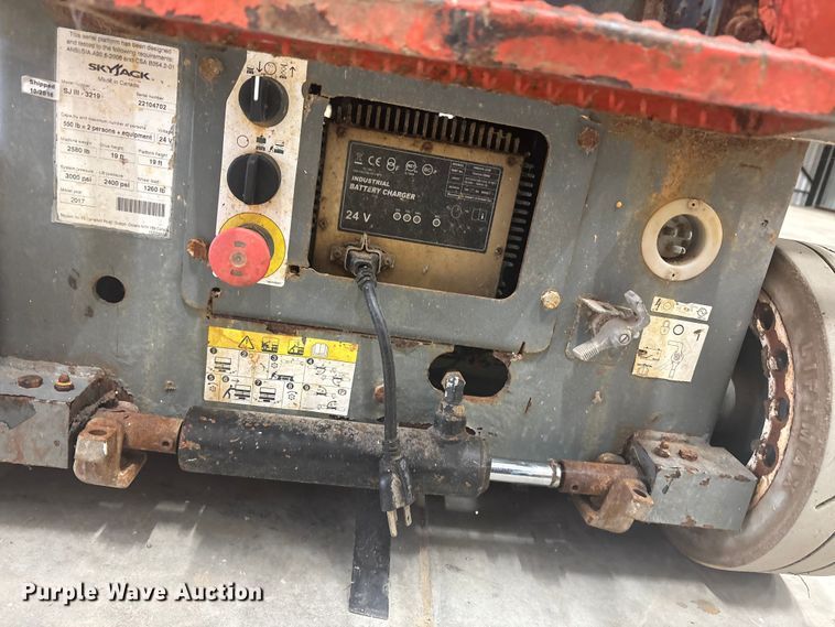 image for item EU5528 2017 Skyjack SJIH3219 scissor lift
