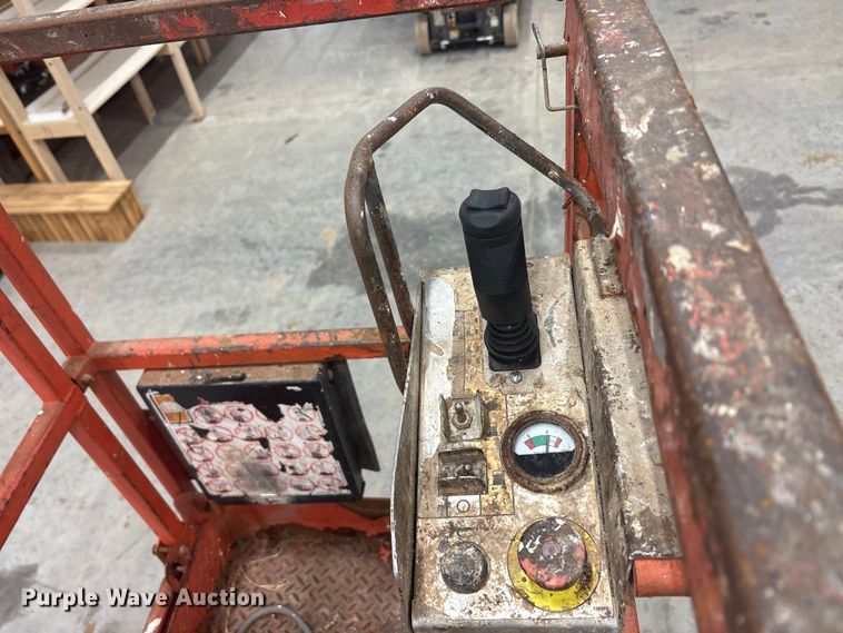 image for item EU5528 2017 Skyjack SJIH3219 scissor lift