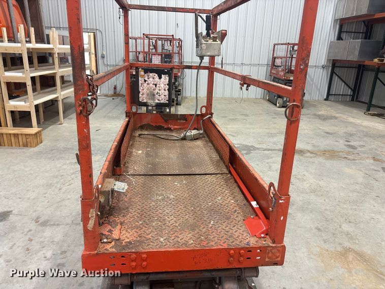image for item EU5528 2017 Skyjack SJIH3219 scissor lift