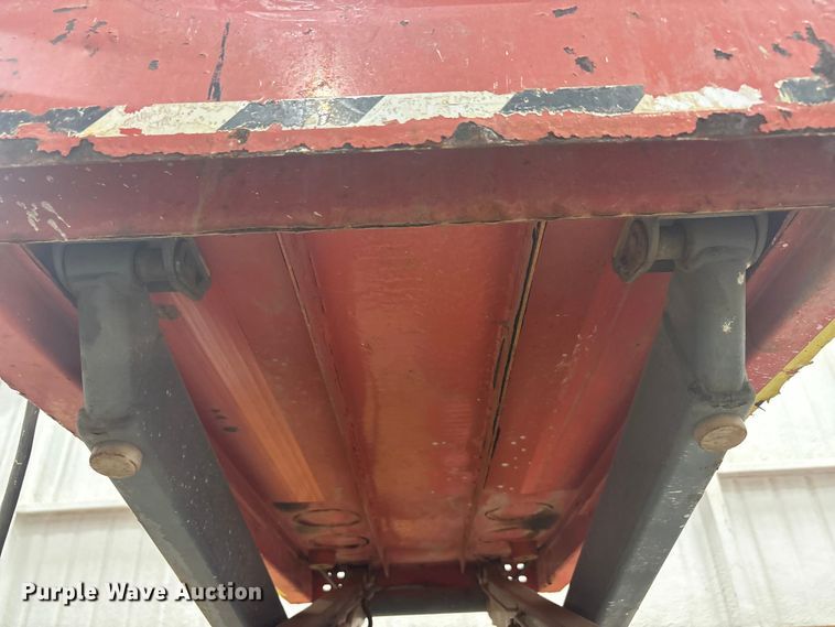 image for item EU5529 2017 Skyjack SK111-3219 scissor lift