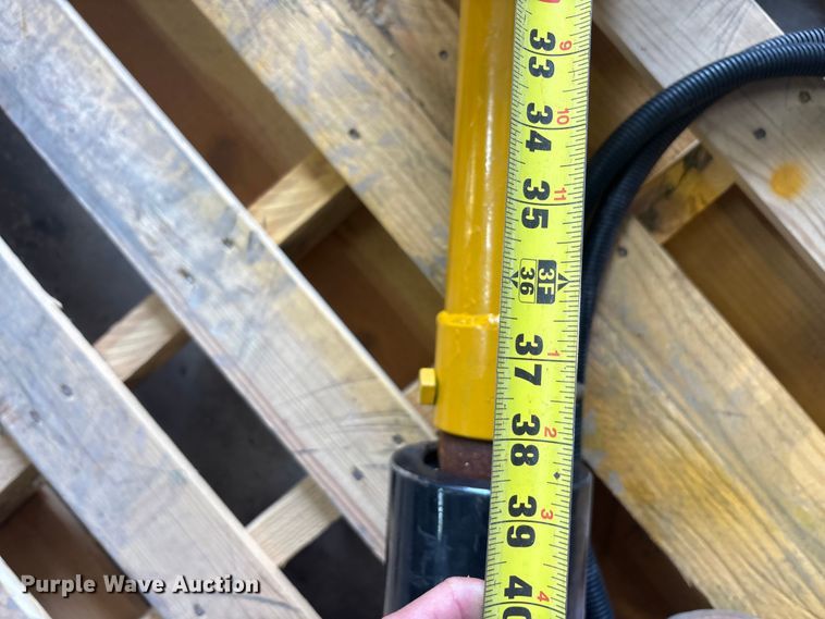 image for item EU5543 Auger