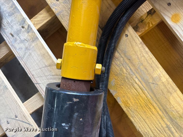 image for item EU5543 Auger