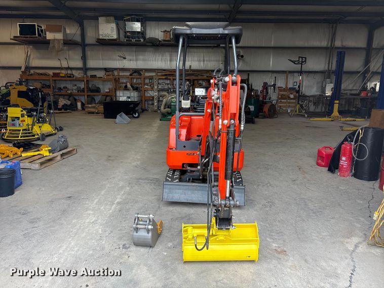 image for item EU5547 AGT QK18K-C mini excavator
