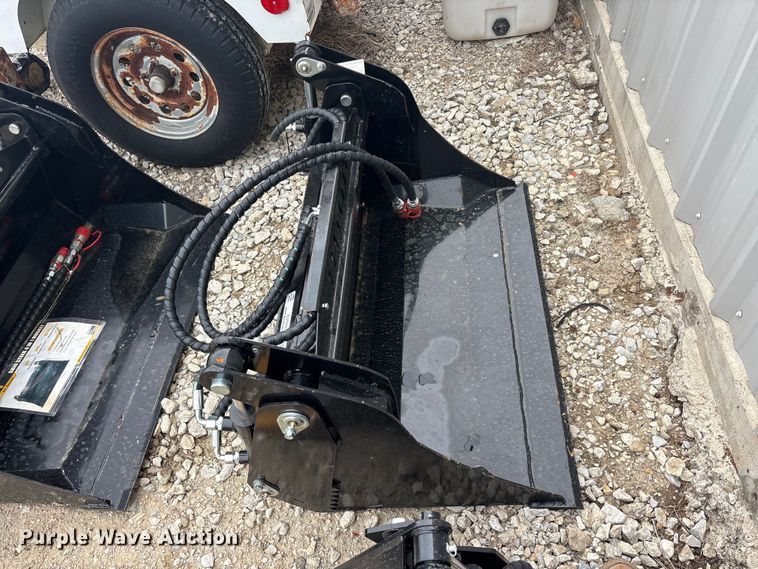 image for item EU5550 Skid steer four-in-one bucket