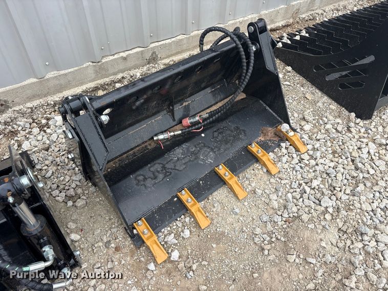 image for item EU5551 Compact utility loader four-in-one bucket