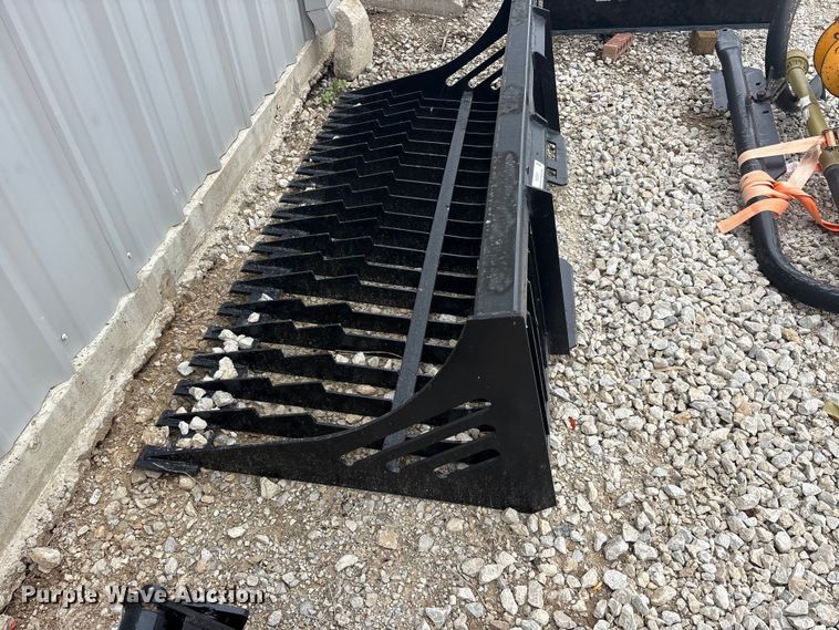 image for item EU5552 Skid steer rock bucket
