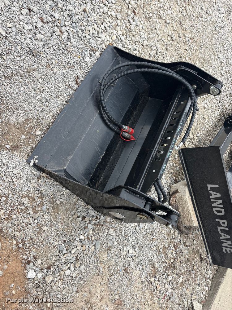 image for item EU5555 Compact utility loader four-in-one bucket