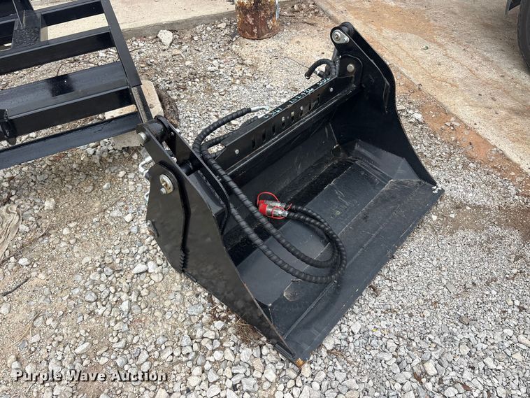 image for item EU5555 Compact utility loader four-in-one bucket