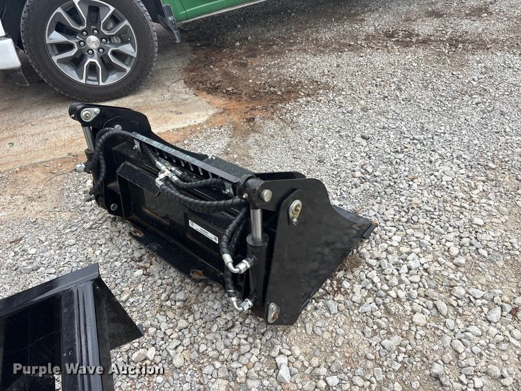 image for item EU5555 Compact utility loader four-in-one bucket