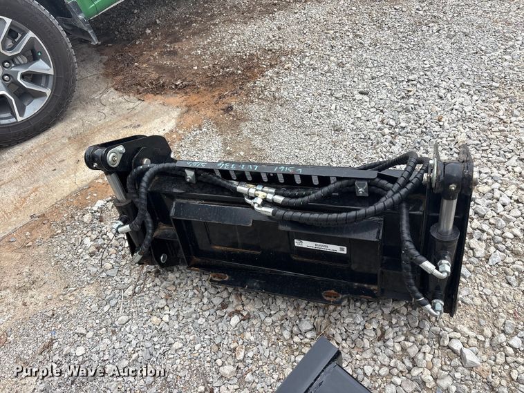 image for item EU5555 Compact utility loader four-in-one bucket