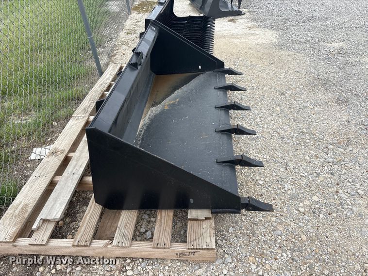image for item EU5556 Skid steer bucket