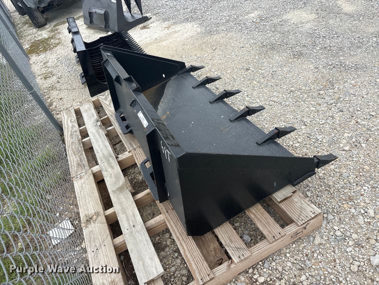 image for item EU5556 Skid steer bucket