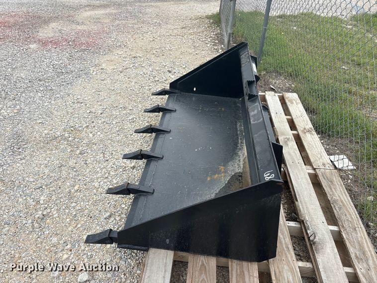 image for item EU5556 Skid steer bucket
