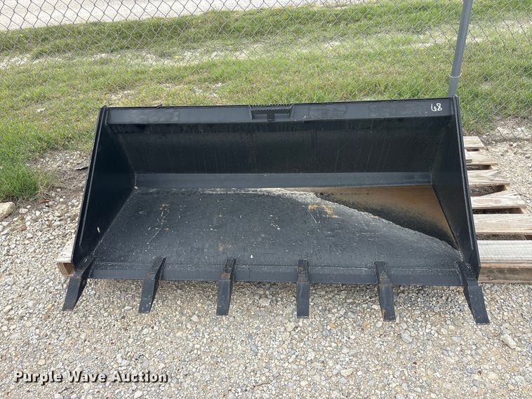 image for item EU5556 Skid steer bucket