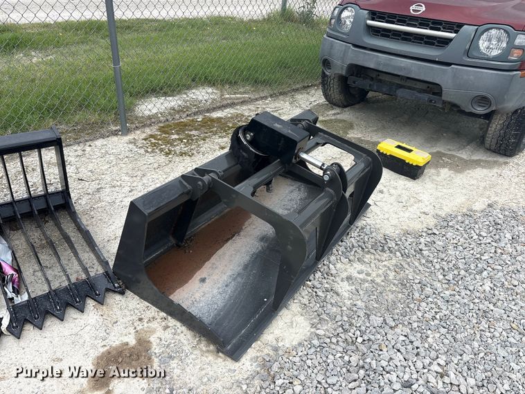 image for item EU5558 Compact utility loader grapple bucket