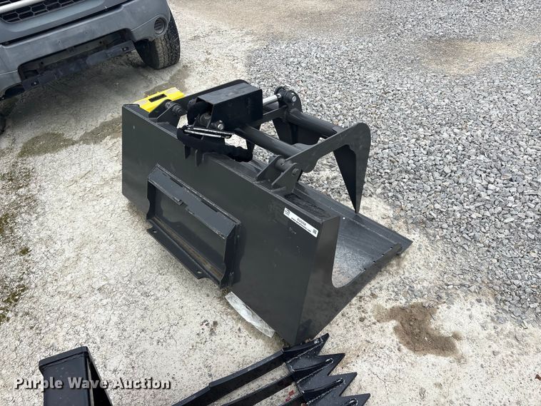 image for item EU5558 Compact utility loader grapple bucket