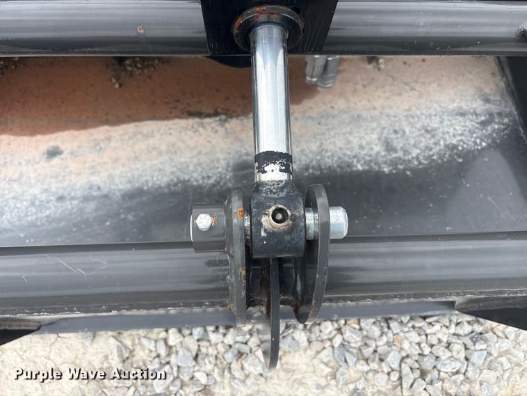 image for item EU5558 Compact utility loader grapple bucket
