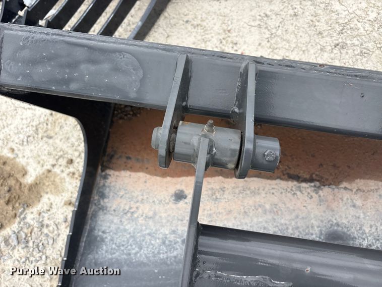 image for item EU5558 Compact utility loader grapple bucket