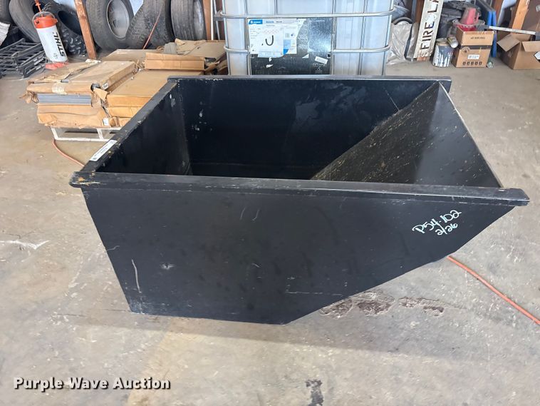 image for item EU5559 Compact utility loader dump wagon