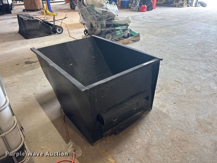 image for item EU5559 Compact utility loader dump wagon