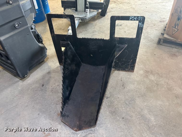 image for item EU5560 Compact utility loader stump bucket