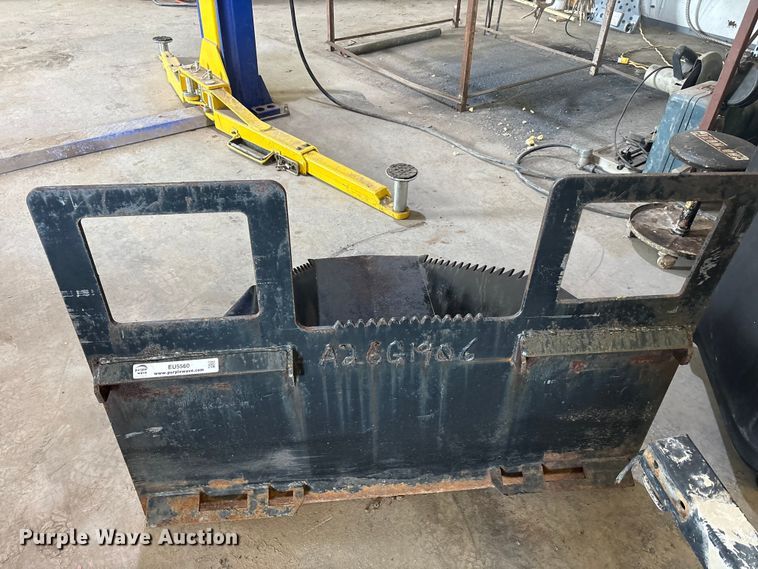 image for item EU5560 Compact utility loader stump bucket