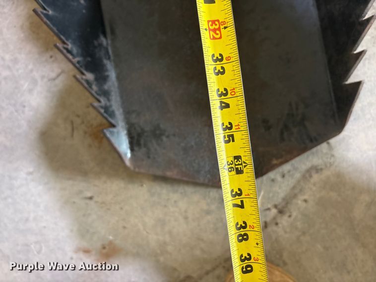 image for item EU5560 Compact utility loader stump bucket