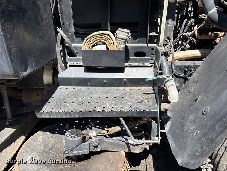 image for item EU8668 2004 Freightliner FC80 street sweeper truck