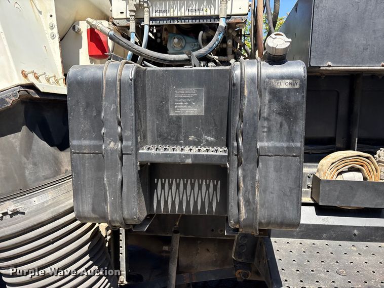image for item EU8668 2004 Freightliner FC80 street sweeper truck